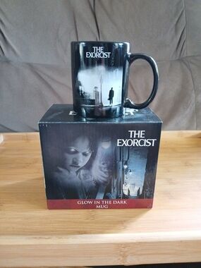 The Exorcist Black Glow-in-the-Dark Ceramic Mug by Culturefly Original Box COOL!